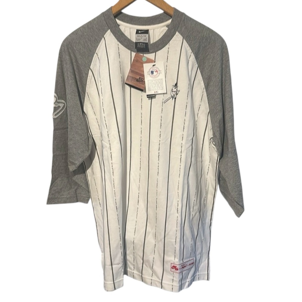 RARE NWT 2010 NIKE SPORTSWEAR X FUTURA – NY YANKEES Size Large